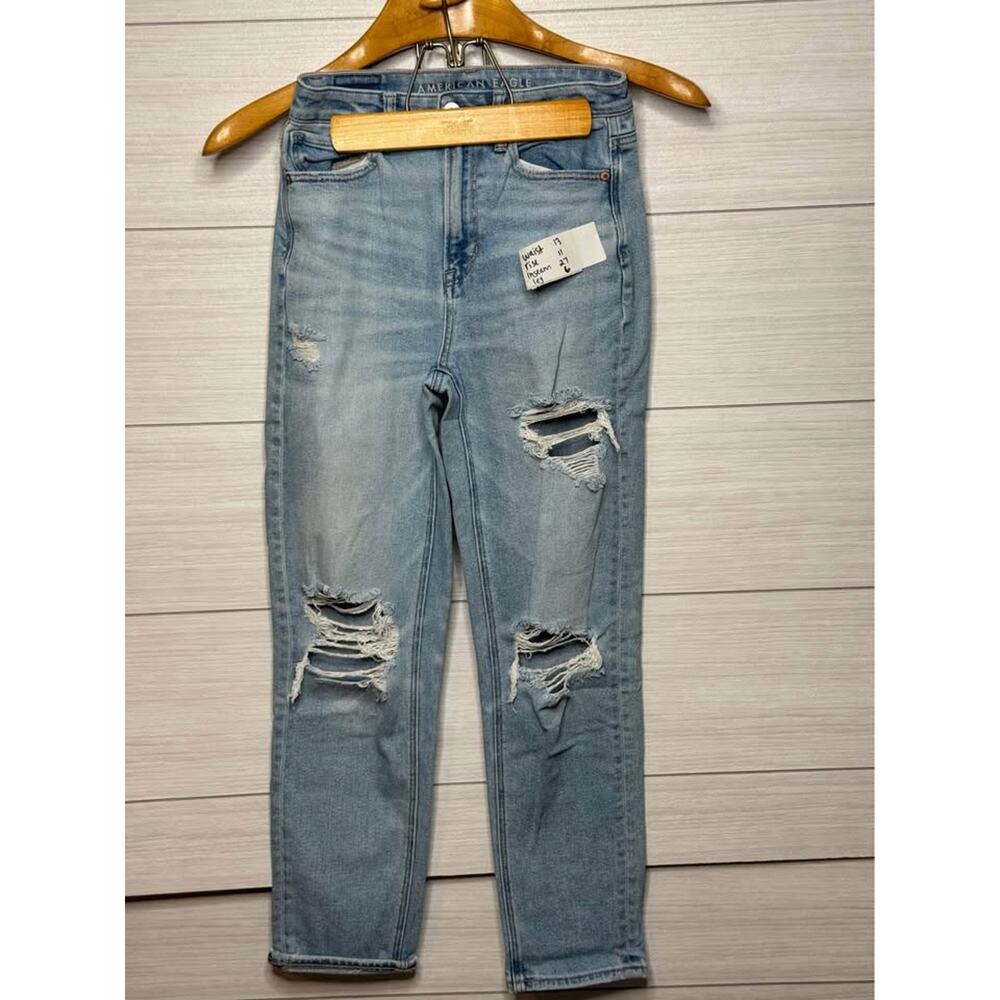 American Eagle Mom Straight‎ Jean Women’s 2 Distressed